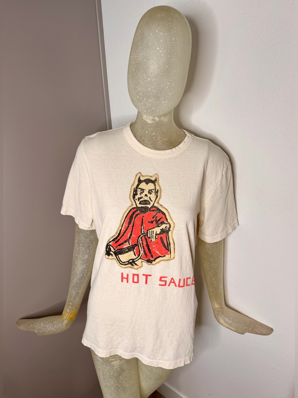 Imogene + Willie Cream T-Shirt with Red Graphic "Hot Sauce" Size Small